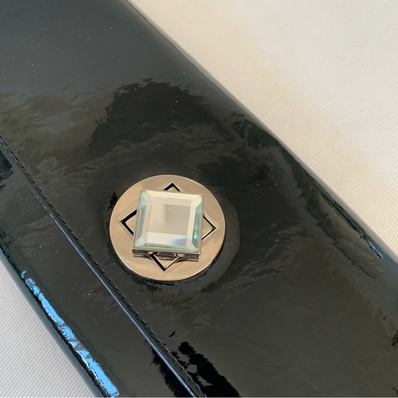 Jessica McClintock Black Patent Leather Clutch Gemstone Clasp Chain Strap - Picture 9 of 9